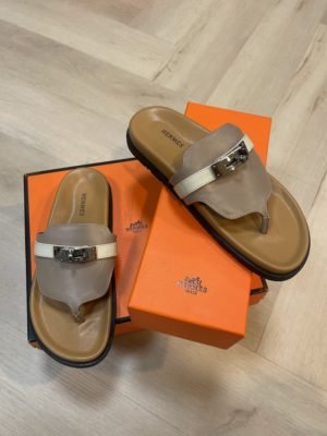 Hermès Izmir Sandal Grey/Silver