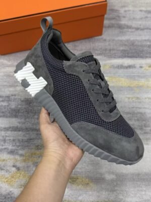 Hermes bouncing grey