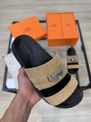 Hermès Chypre Sandals - Beige/Black