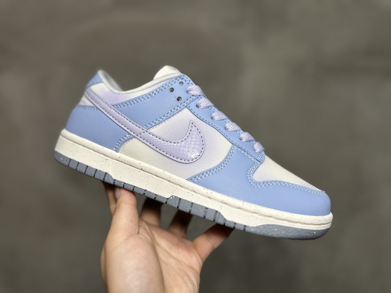 D LOW LICHTBLAUW - Image 2