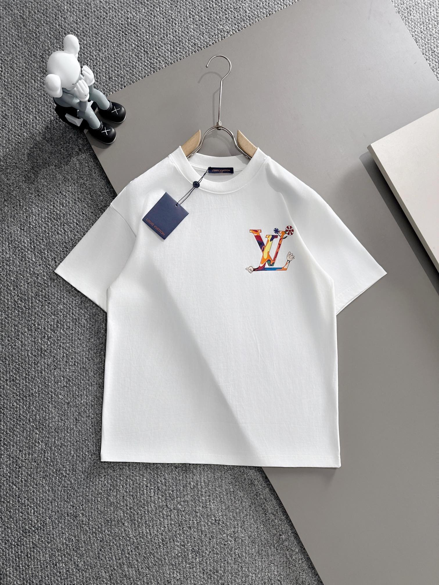 Louis Vuitton T-shirt Small Flowers - Image 2