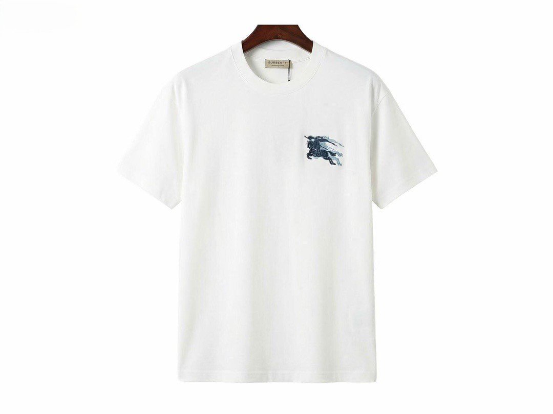Burberry T-Shirt Small Chest Equestrian Knight Print - Image 2