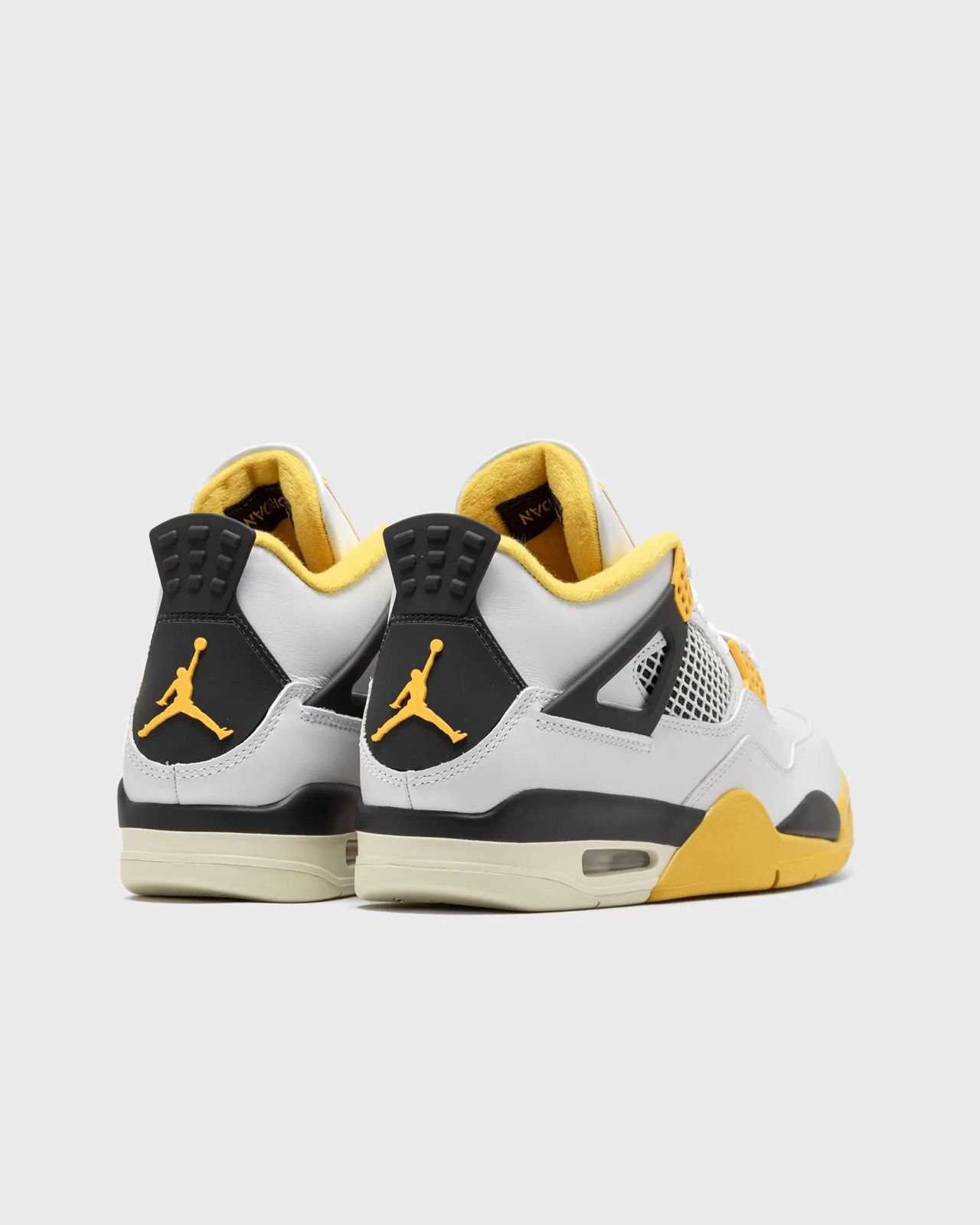 Air Jordan 4 Retro Vivid Sulfur - Image 3
