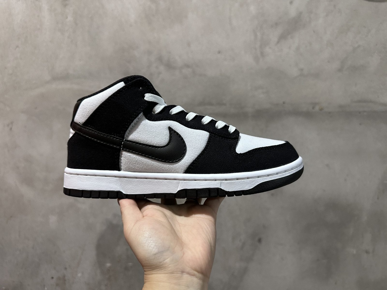 D HIGH WIT EN ZWART - Image 2