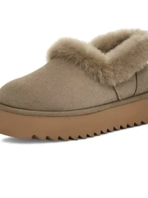 UGG Goldenstar Clog Sand