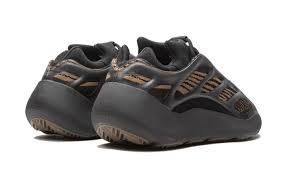 Yeezy V3 Clay Brown - Image 3