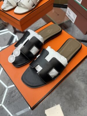 Hermès Oran Sandals Black