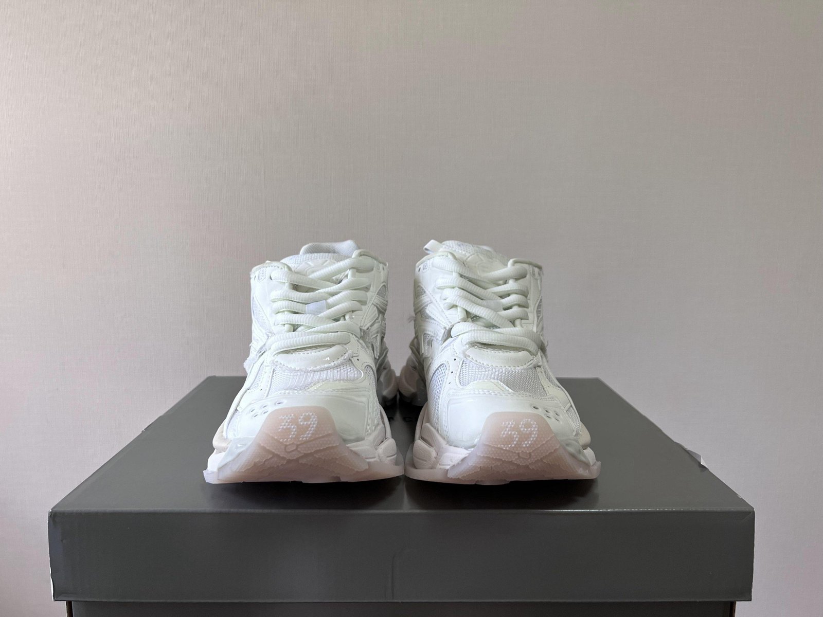 Balenciaga Runner fluoroscent white - Image 5
