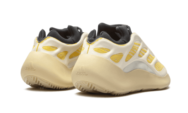 yeezy 700 V3 Safflower - Image 3