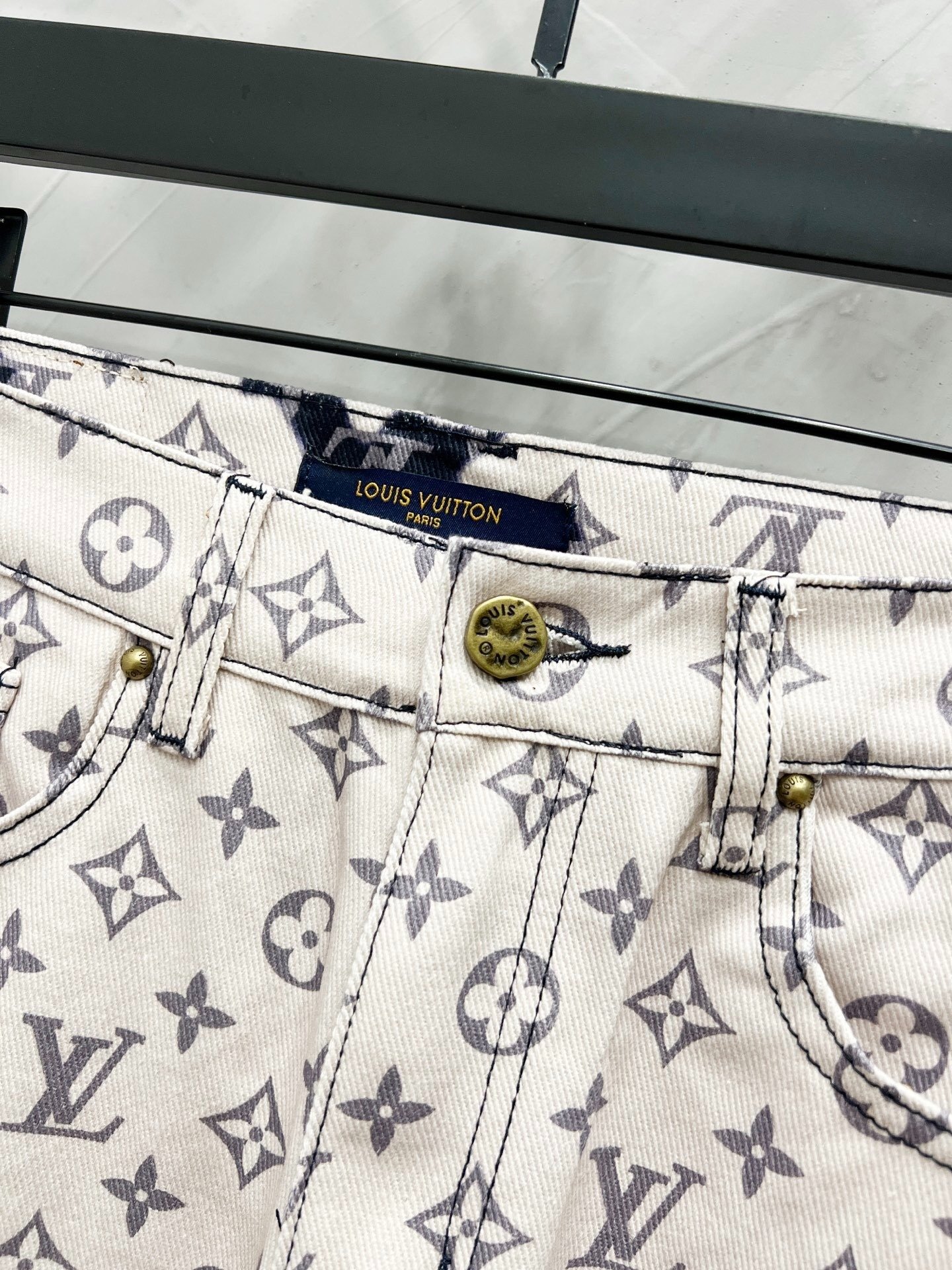 Louis Vuitton Jeans Monogram Bleached Flame - Image 5