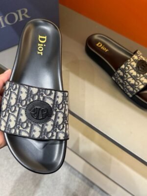 Dior slippers heren HIGH quality.