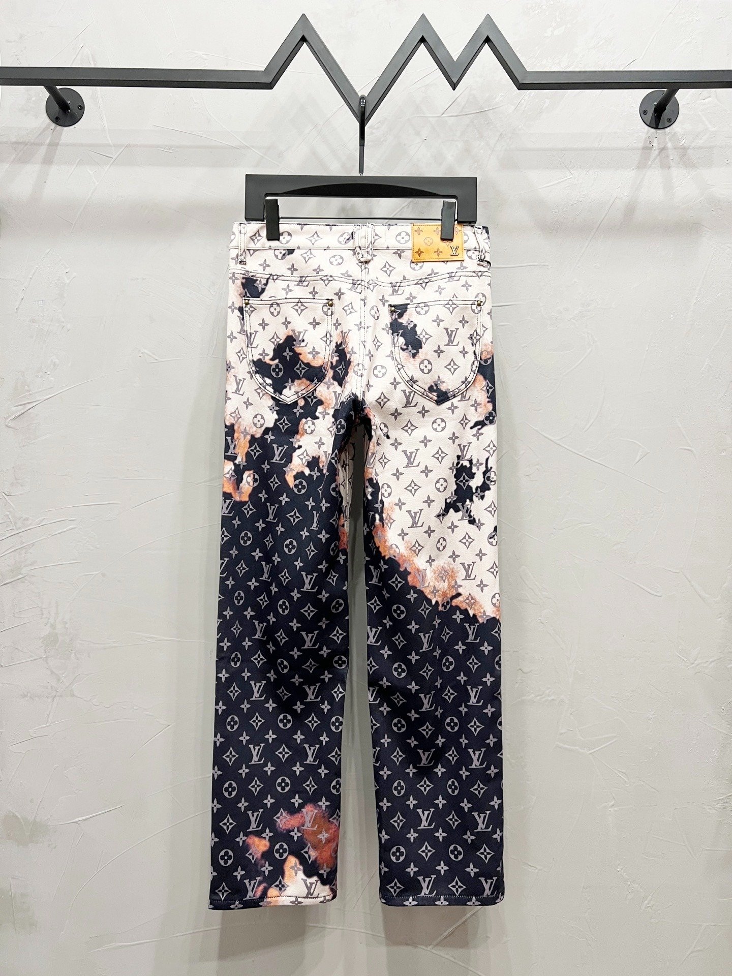 Louis Vuitton Jeans Monogram Bleached Flame - Image 2