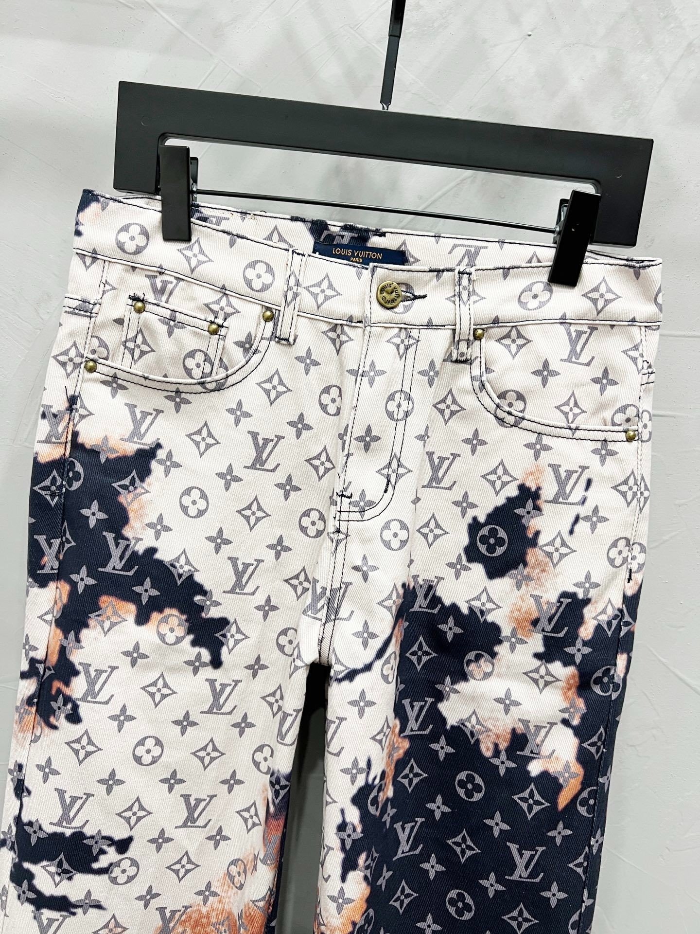 Louis Vuitton Jeans Monogram Bleached Flame - Image 4