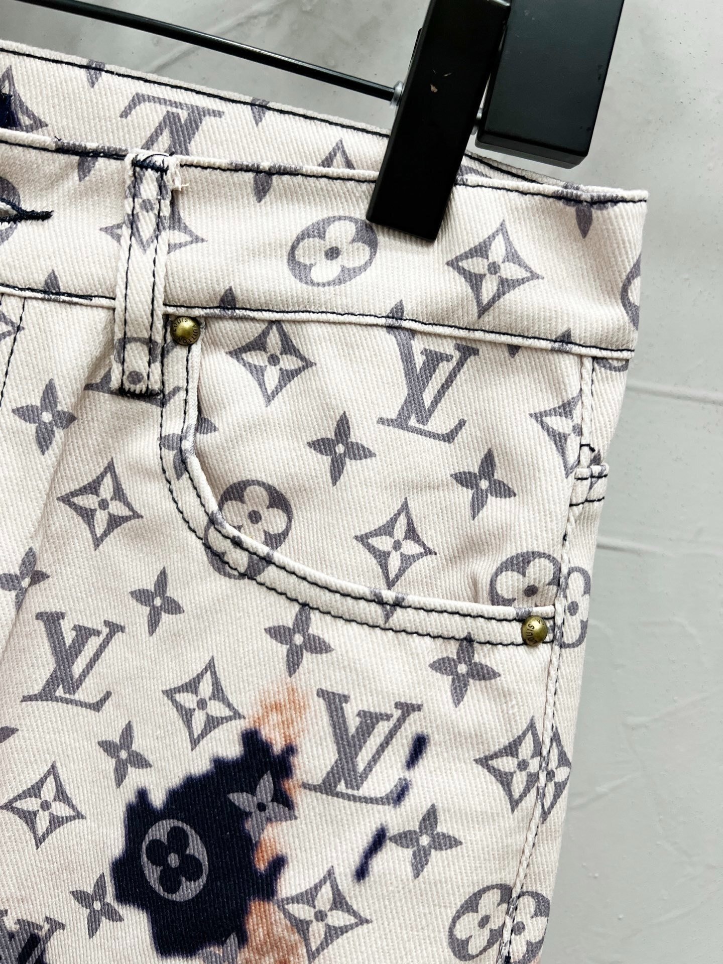 Louis Vuitton Jeans Monogram Bleached Flame - Image 6