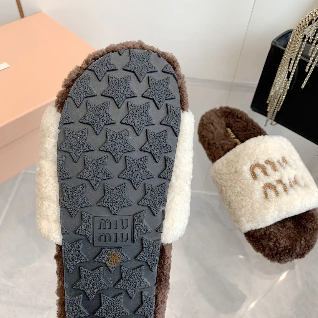 Miu Miu Shearling Logo Slides Crème/Donkerbruin - Image 3