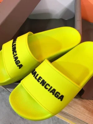 Balenciaga Pool Slides Neon Geel