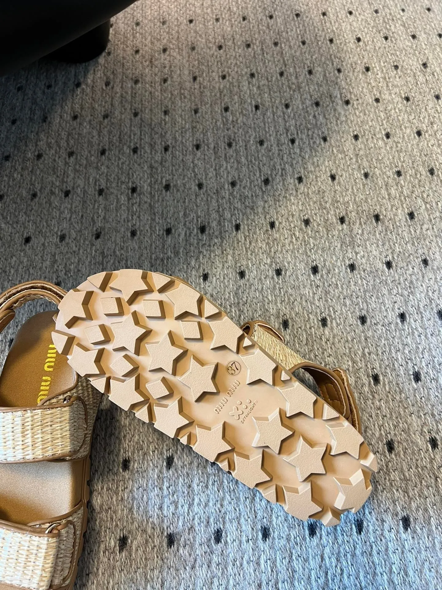 Miu Miu Raffia Platform Sandalen Naturel - Image 4