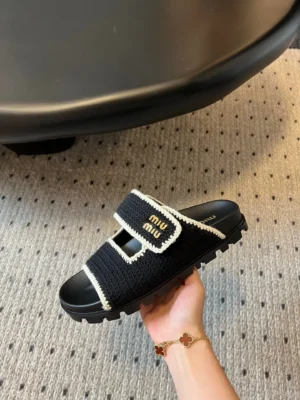 Miu Miu Crochet Platform Slides Zwart/Crème