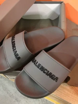 Balenciaga Pool Slides Mauve