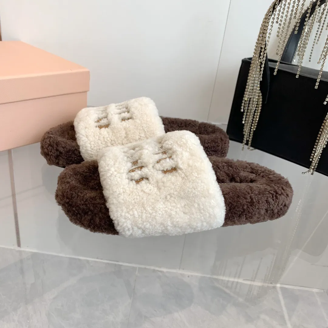 Miu Miu Shearling Logo Slides Crème/Donkerbruin - Image 13