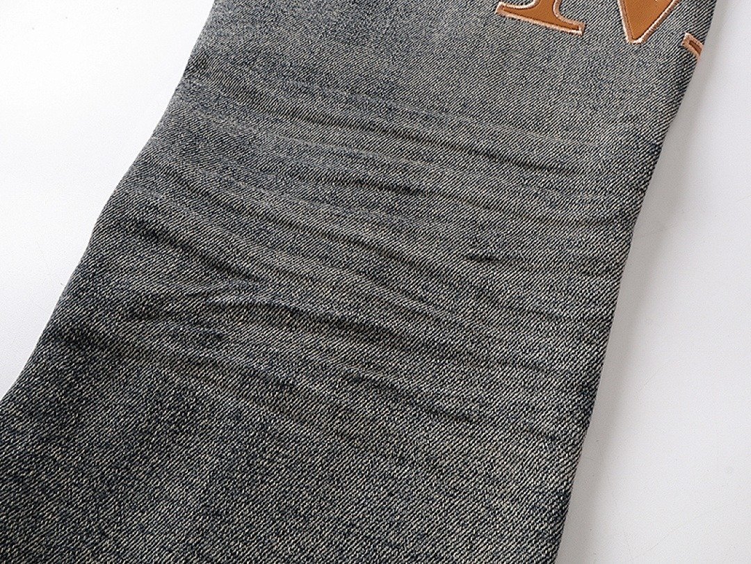 Amiri Staggered Logo Jeans 19 - Image 13